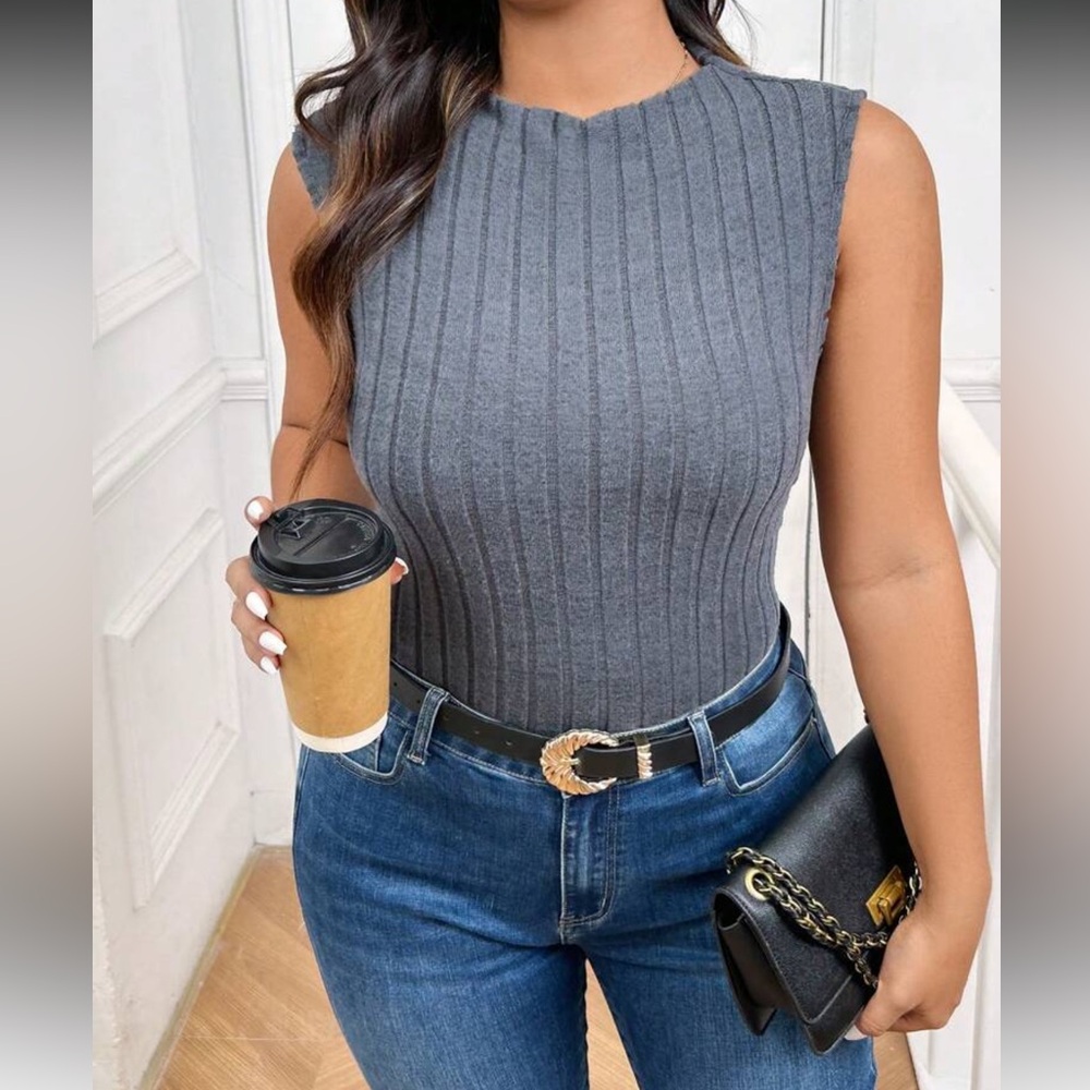 Gray Sleeveless Ribbed Top - Picture 6 of 9